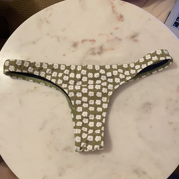 Bikini Bottoms - Picture 4 of 4